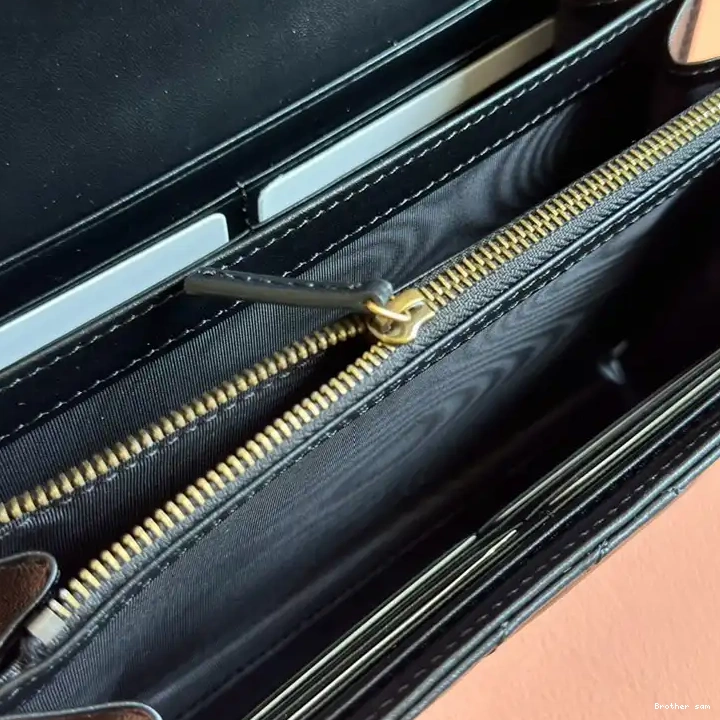 Brother sam 2407YZ0237 Gucci Bags 0805